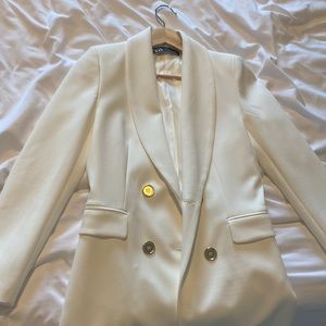 Zara White Blazer (never worn)